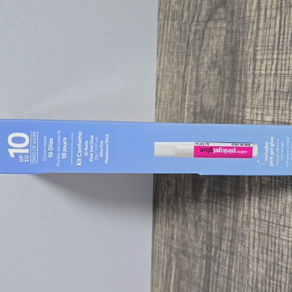 Dashing Diva NailBliss Salon Gel Nails Long Length Brand New Blue Glitter - Picture 3 of 4